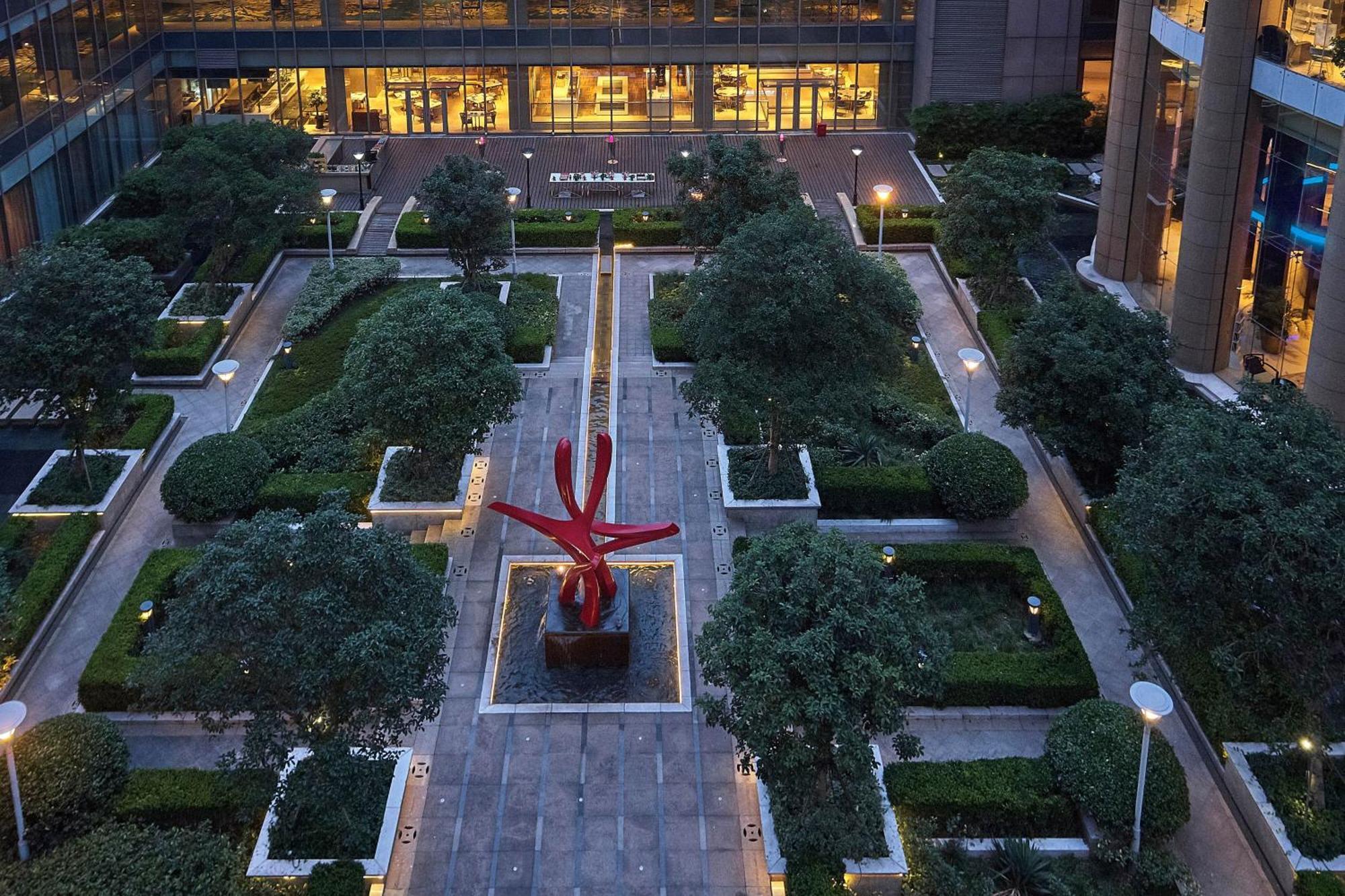 Sheraton Grand Shanghai Pudong Hotel & Residences Exterior photo